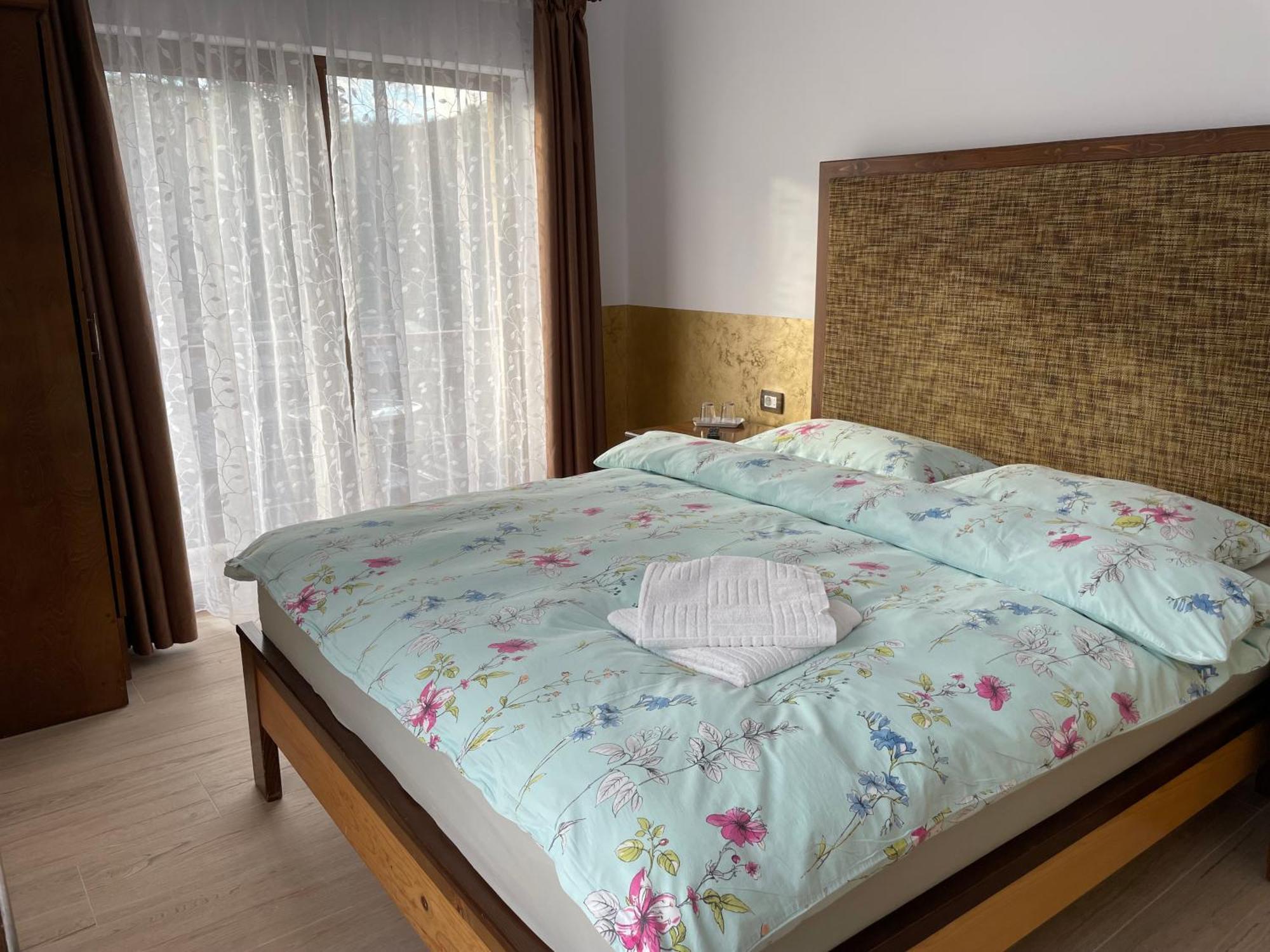 Montana Hotel Sucevita Buitenkant foto